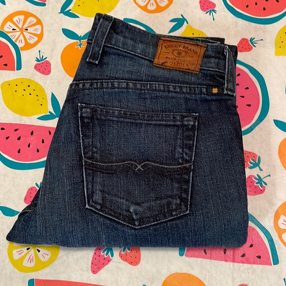 Lucky Brand size 25, 33. Inseam , 8rise